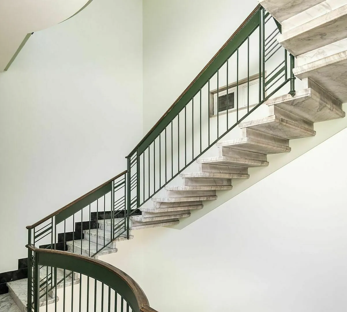 Rentclass - Plutarco Milan